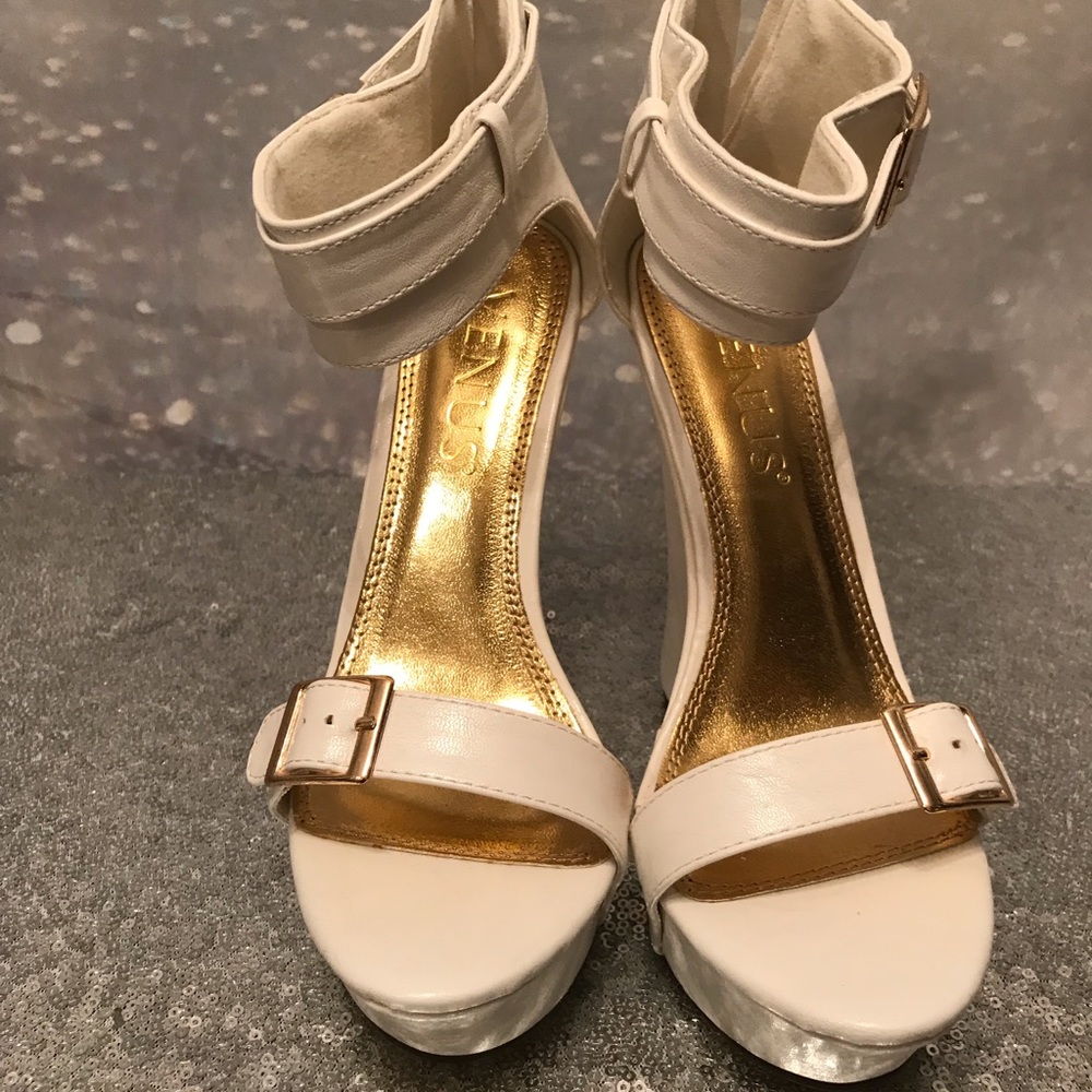 Venus wedges shoes